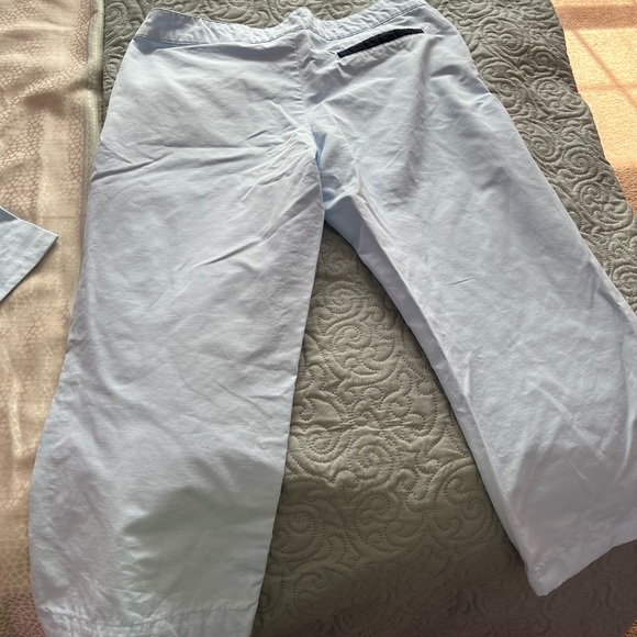 Ladies Nike capri pants. New never worn light blue size medium - Picture 3 of 3